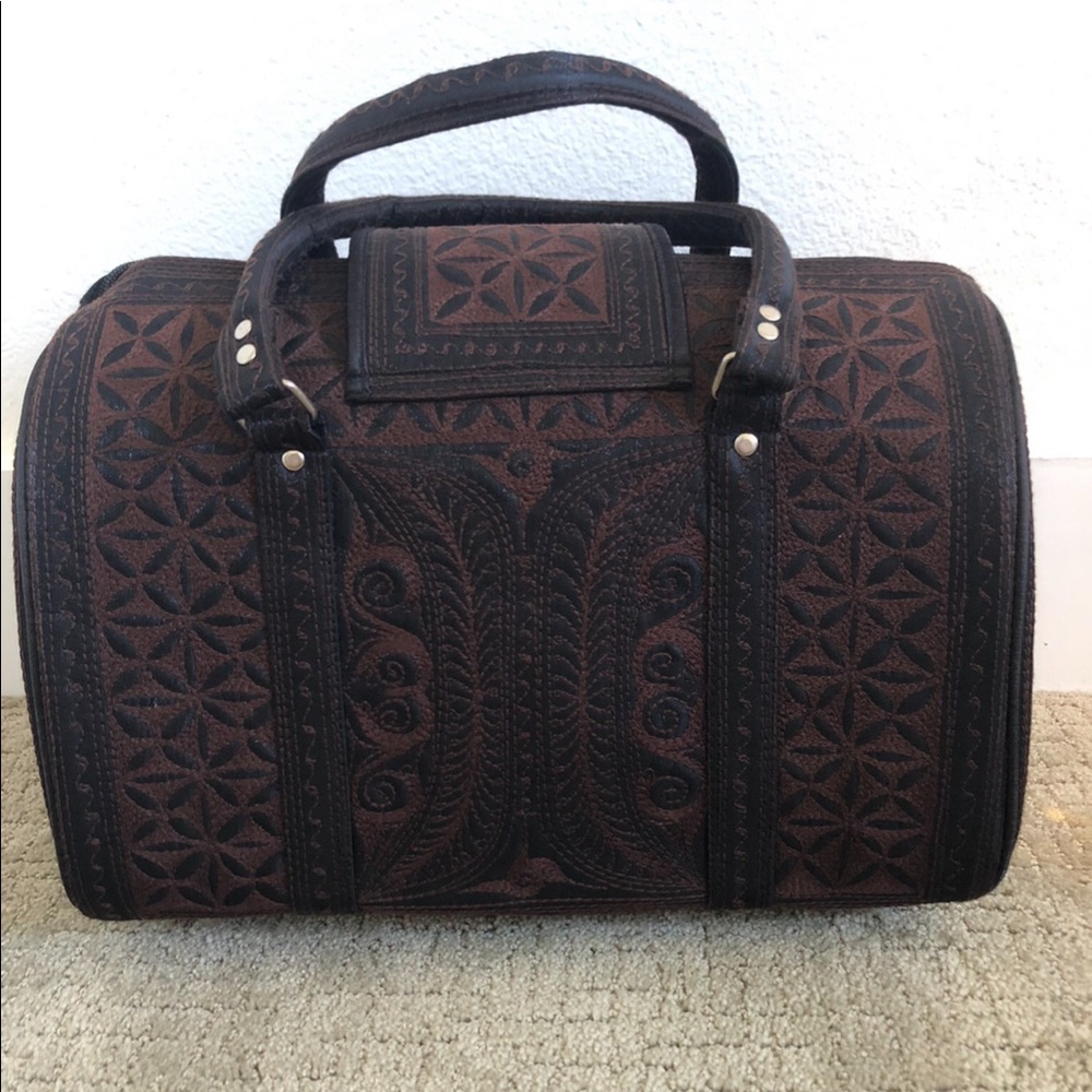 Laga Handbags Besar
